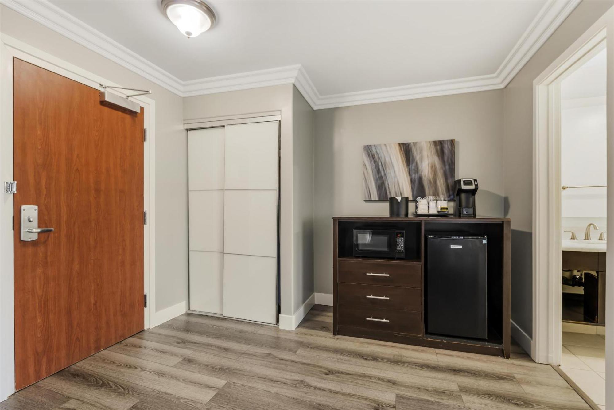 Best Western Plus La Mid-Town Hotel — Photos 2
